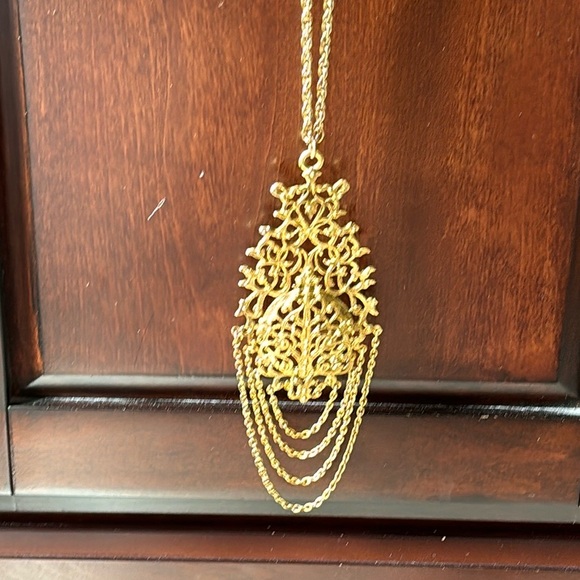 Beautiful Vintage gold tone necklace!! - Picture 4 of 7